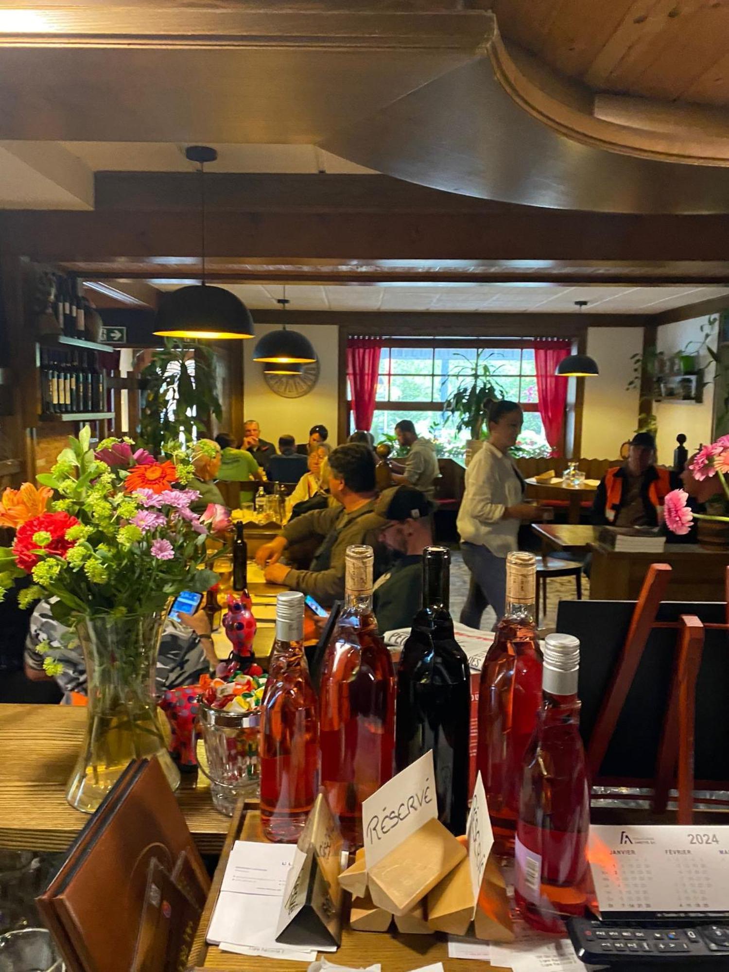 Les Touristes Hotel Chatelard Екстериор снимка